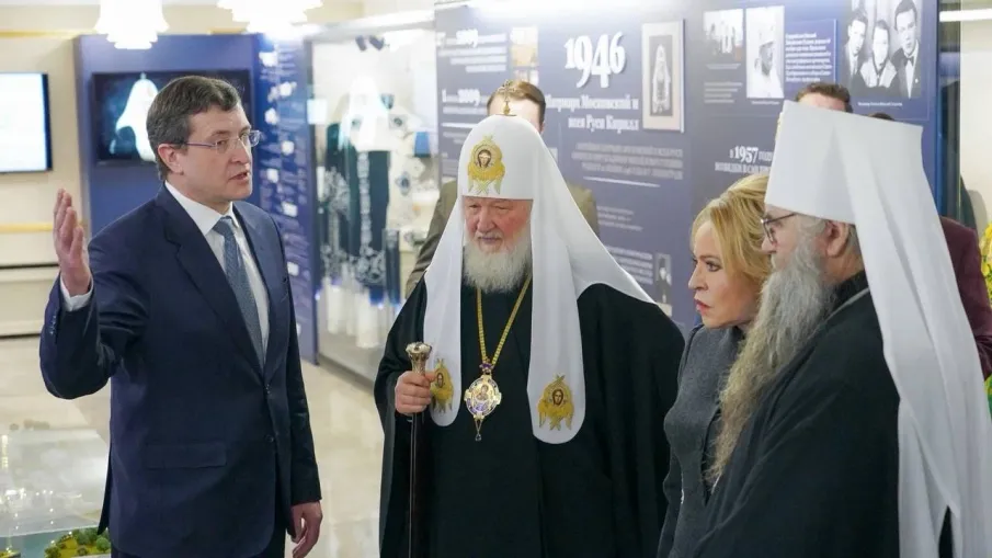 Глеб Никитин представил Валентине Матвиенко и патриарху Кириллу выставку «Люди церкви: история одного рода» в Москве